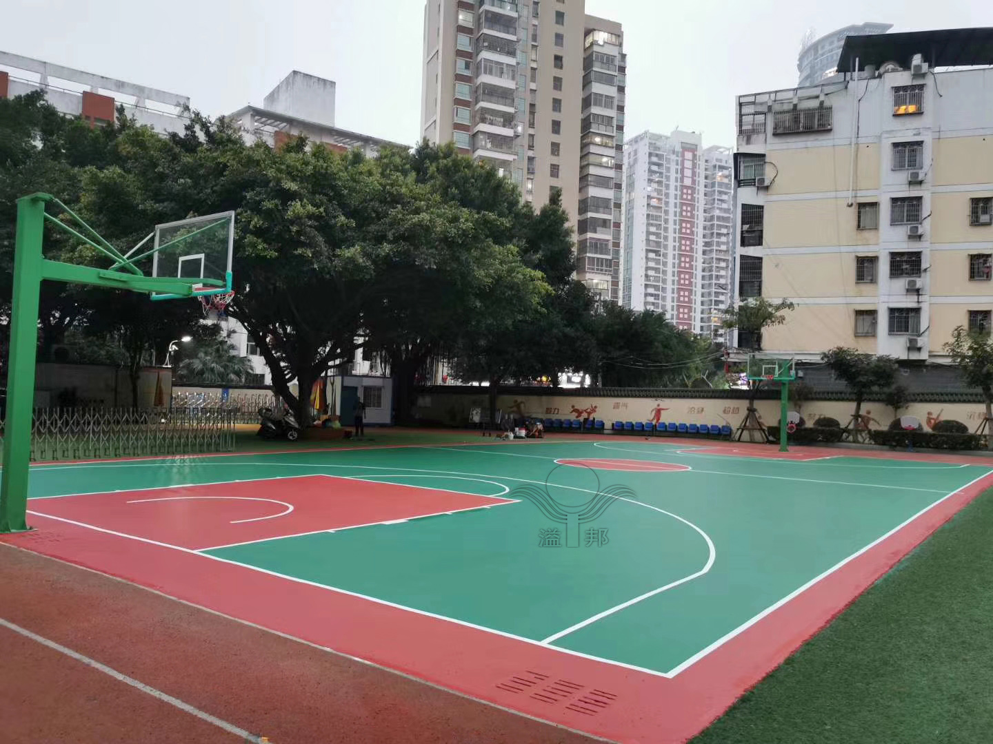 建一个篮球场大概要多少钱 建一个篮球场大概要多少钱